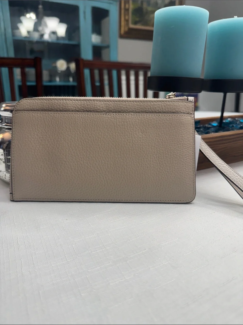 NWT Kate Spade two-tone beige pebble leather wristlet - Picture 2 of 5